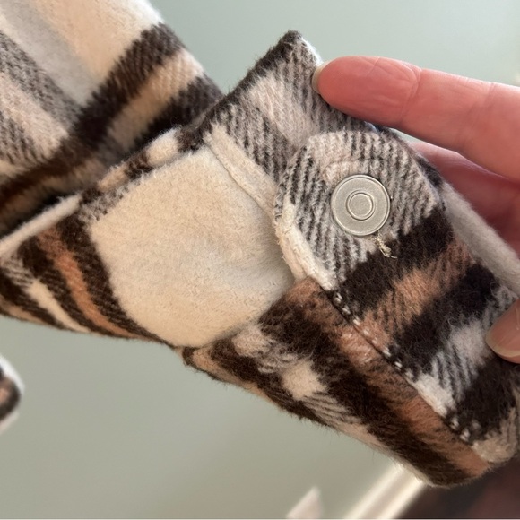 CI SONO Camel Plaid Cropped Shacket. Size Large. - Picture 4 of 9